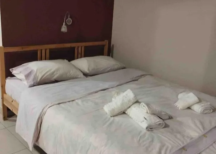 아파트 Lovely Close To The Center 파트라