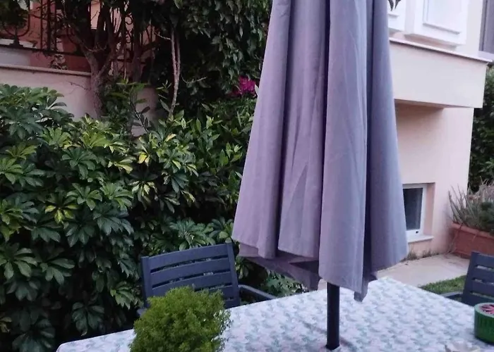 Lovely Close To The Center * 파트라